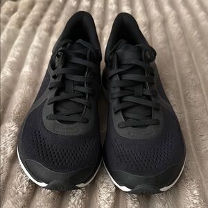 Womens lululemon athletica Black Athletic Shoes size 9
